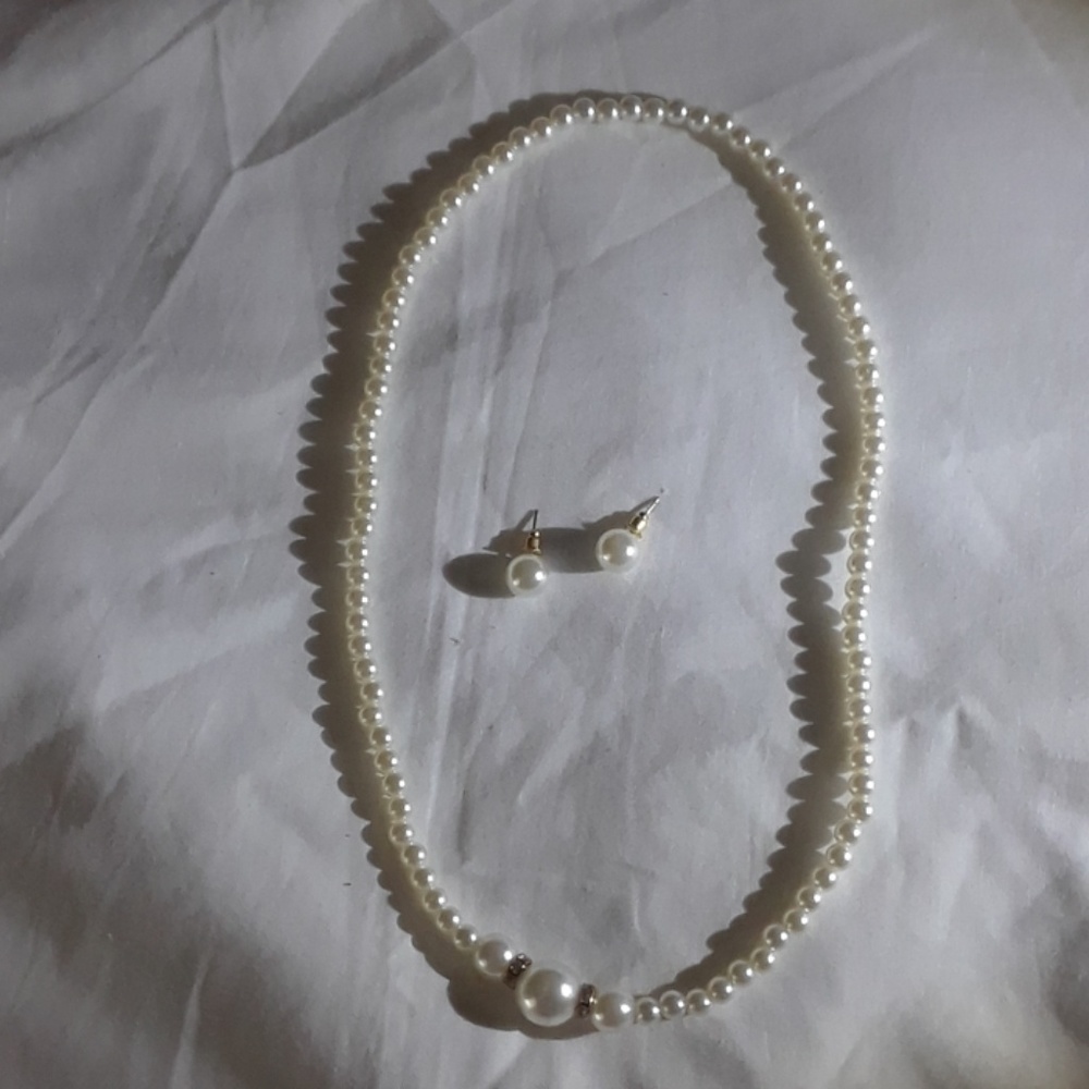 Pearl necklace and earrings